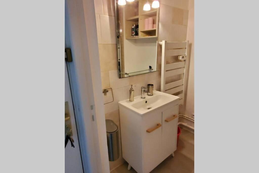 Joli Petit Studio Au Centre De Carry Le Rouet Apartment Exterior photo